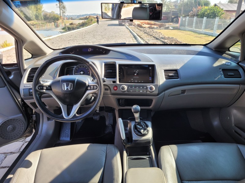 CIVIC 1.8 LXL 16V FLEX 4P MANUAL - 2011 - CARLOS BARBOSA