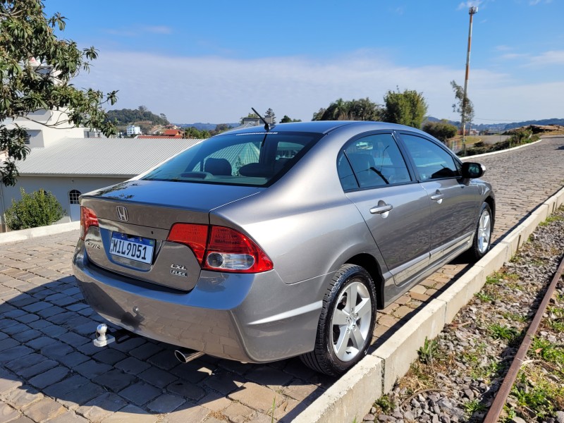 CIVIC 1.8 LXL 16V FLEX 4P MANUAL - 2011 - CARLOS BARBOSA