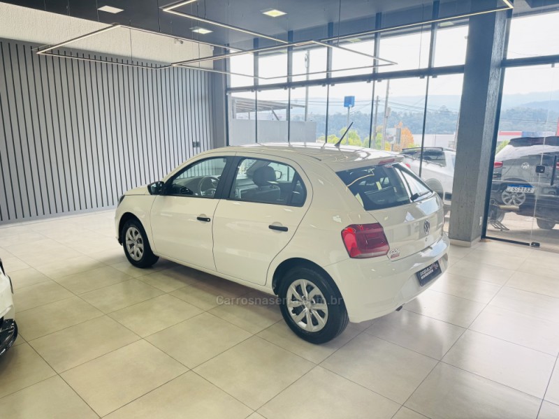 GOL 1.0 12V MPI TOTALFLEX 4P MANUAL - 2022 - DOIS IRMãOS