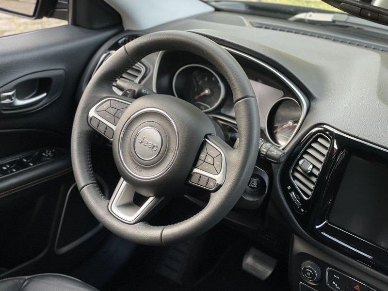 COMPASS 2.0 16V FLEX LIMITED AUTOMÁTICO - 2017 - FARROUPILHA