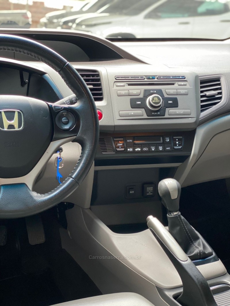 CIVIC 1.8 LXS 16V FLEX 4P MANUAL - 2012 - CANELA