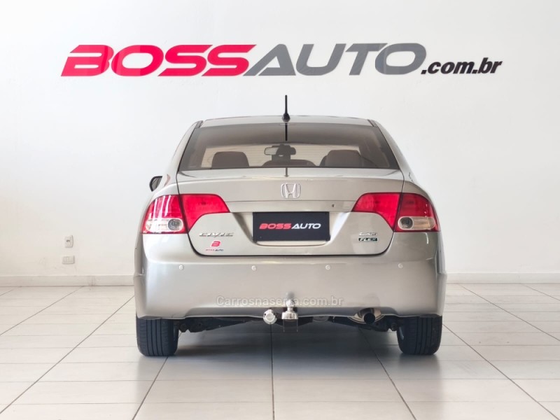 CIVIC 1.8 LXS 16V GASOLINA 4P AUTOMÁTICO - 2007 - CAXIAS DO SUL