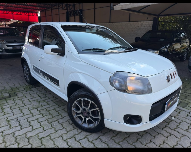UNO 1.4 SPORTING 8V FLEX 4P MANUAL - 2013 - NOVA PETRóPOLIS