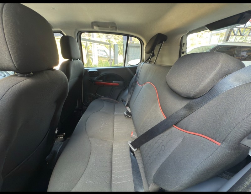 UNO 1.4 SPORTING 8V FLEX 4P MANUAL - 2013 - NOVA PETRóPOLIS