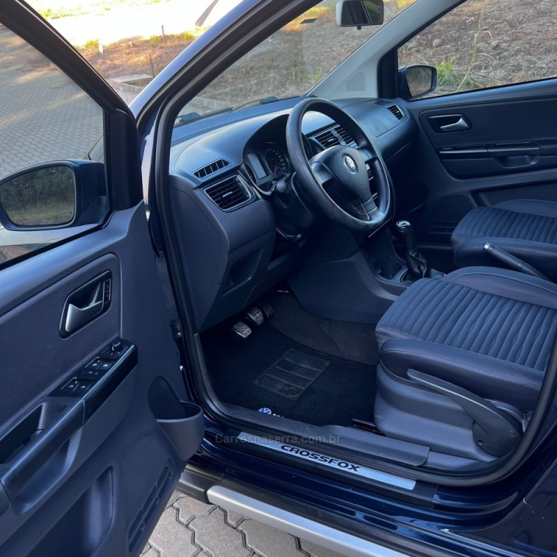 CROSSFOX 1.6 MI FLEX 8V 4P MANUAL - 2011 - LAJEADO