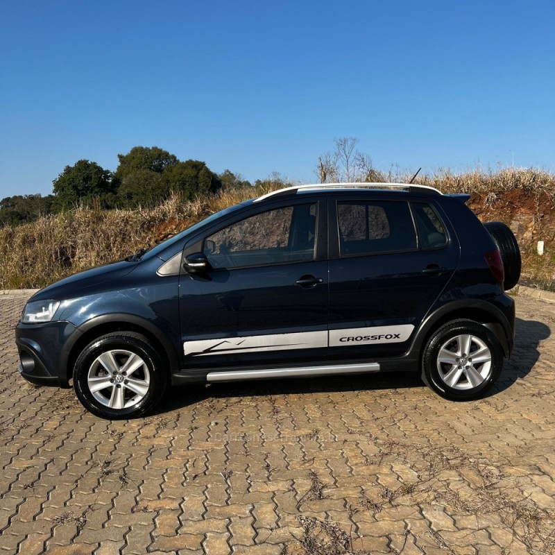 CROSSFOX 1.6 MI FLEX 8V 4P MANUAL - 2011 - LAJEADO