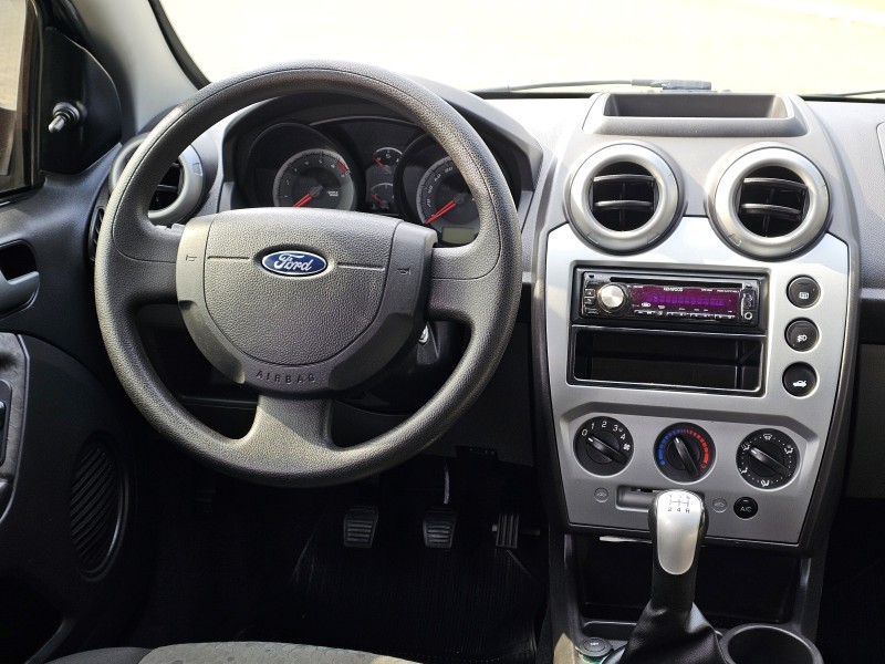 FIESTA 1.6 ROCAM SE 8V FLEX 4P MANUAL - 2014 - ESTâNCIA VELHA