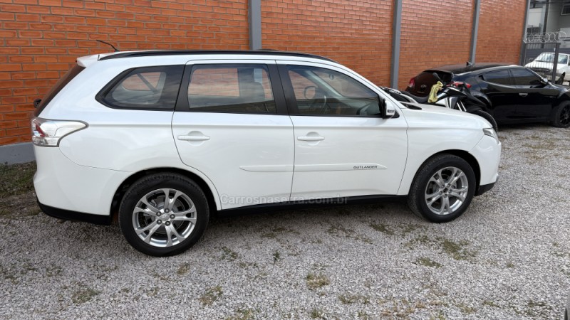 OUTLANDER 2.0 16V GASOLINA 4P AUTOMÁTICO - 2014 - CAXIAS DO SUL