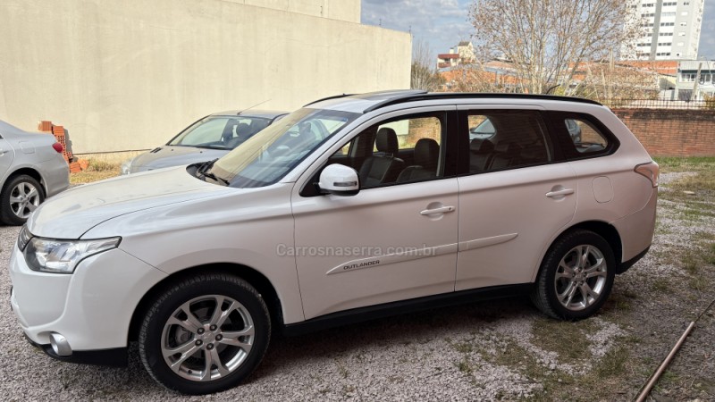 OUTLANDER 2.0 16V GASOLINA 4P AUTOMÁTICO - 2014 - CAXIAS DO SUL