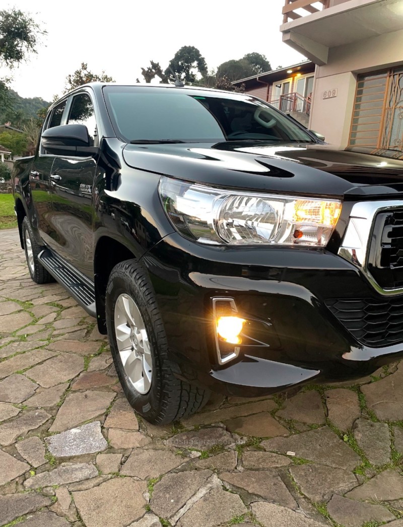HILUX 2.8 SR 4X4 CD 16V DIESEL 4P AUTOMÁTICO