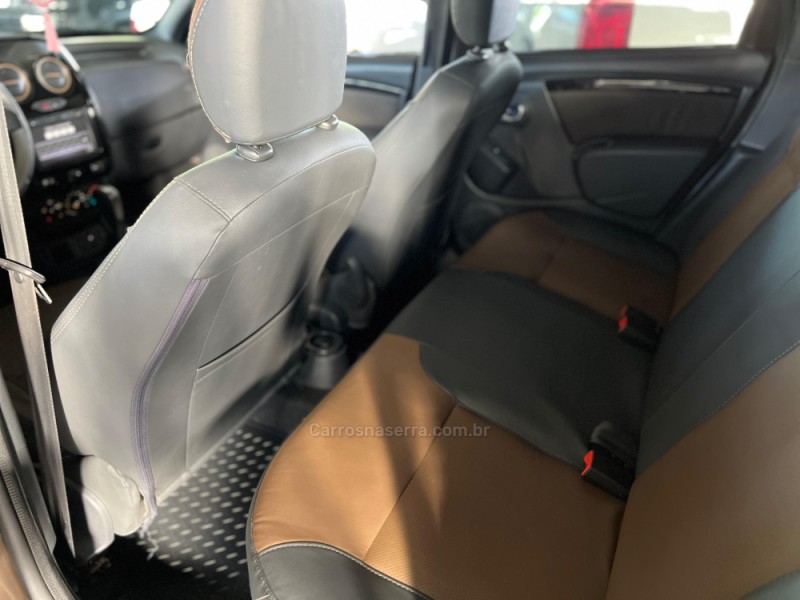 DUSTER 2.0 DYNAMIQUE 4X2 16V FLEX 4P AUTOMÁTICO - 2017 - CAXIAS DO SUL