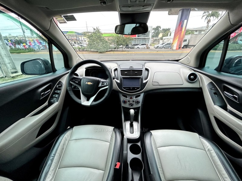 TRACKER 1.8 MPFI LTZ 4X2 16V FLEX 4P AUTOMÁTICO - 2015 - NOVO HAMBURGO