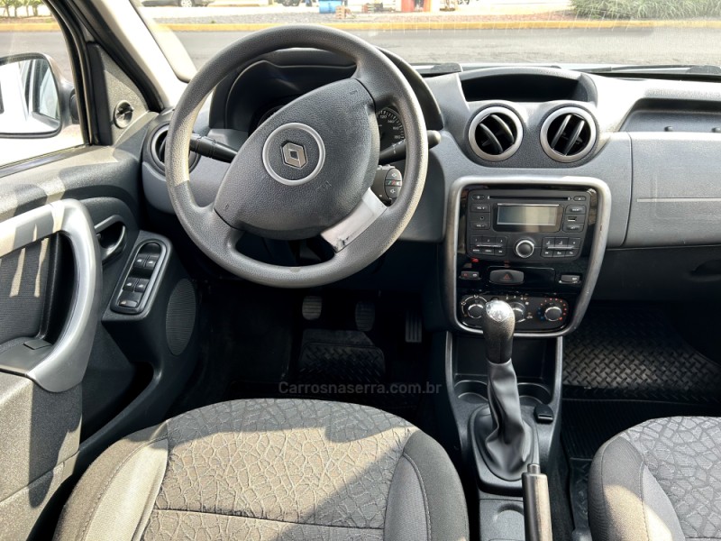 DUSTER 1.6 EXPRESSION 4X2 16V FLEX 4P MANUAL - 2015 - NOVO HAMBURGO