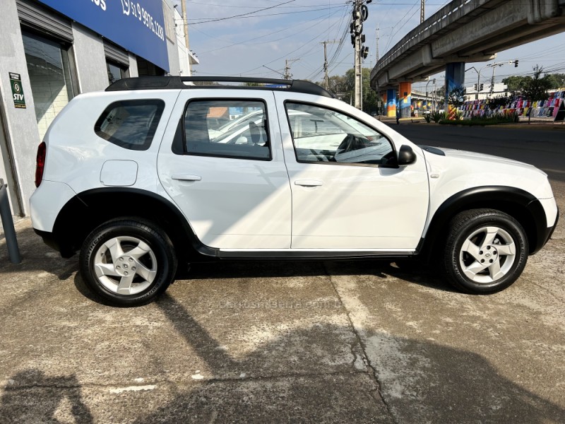 DUSTER 1.6 EXPRESSION 4X2 16V FLEX 4P MANUAL - 2015 - NOVO HAMBURGO