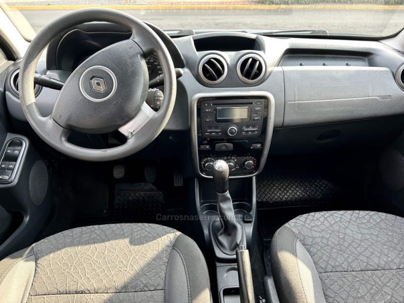 DUSTER 1.6 EXPRESSION 4X2 16V FLEX 4P MANUAL - 2015 - NOVO HAMBURGO