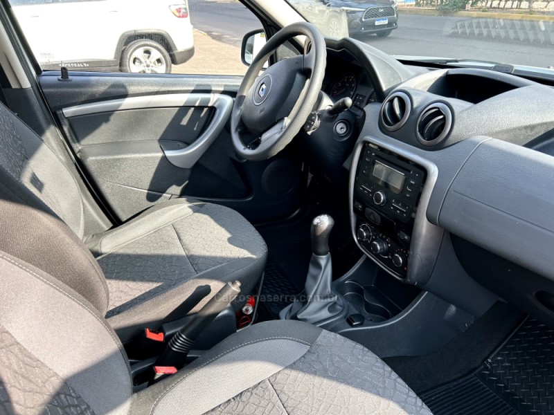 DUSTER 1.6 EXPRESSION 4X2 16V FLEX 4P MANUAL - 2015 - NOVO HAMBURGO