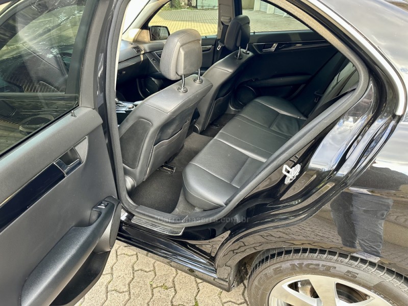 C 180 K 1.8 KOMPRESSOR SEDAN 16V GASOLINA 4P AUTOMÁTICO - 2011 - CAXIAS DO SUL