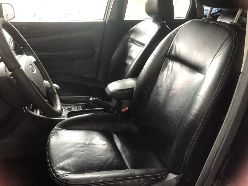FOCUS 1.6 SE PLUS 16V FLEX 4P MANUAL - 2011 - VALE REAL