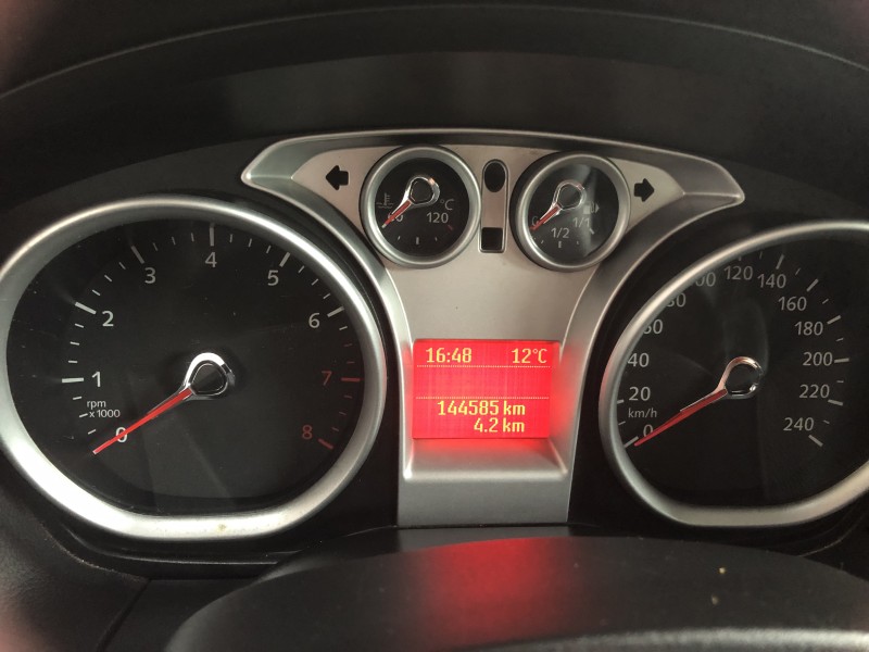 FOCUS 1.6 SE PLUS 16V FLEX 4P MANUAL - 2011 - VALE REAL