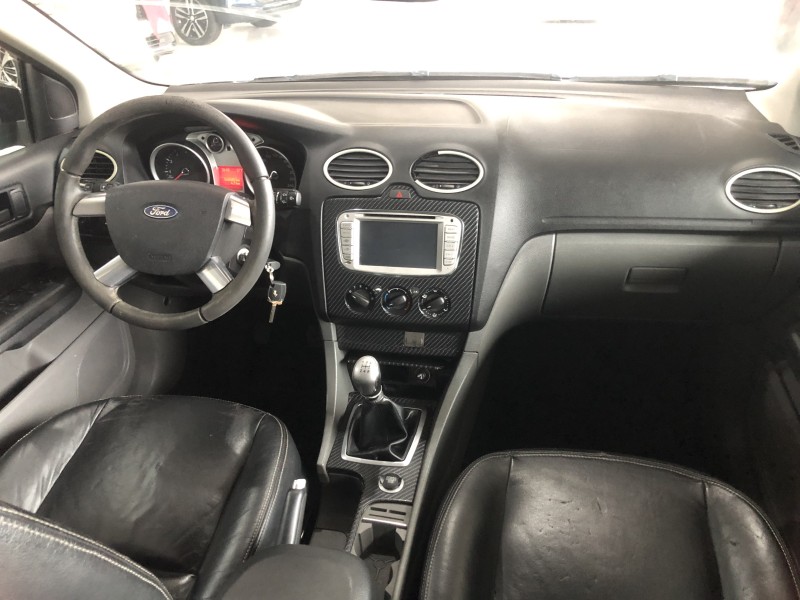 FOCUS 1.6 SE PLUS 16V FLEX 4P MANUAL - 2011 - VALE REAL