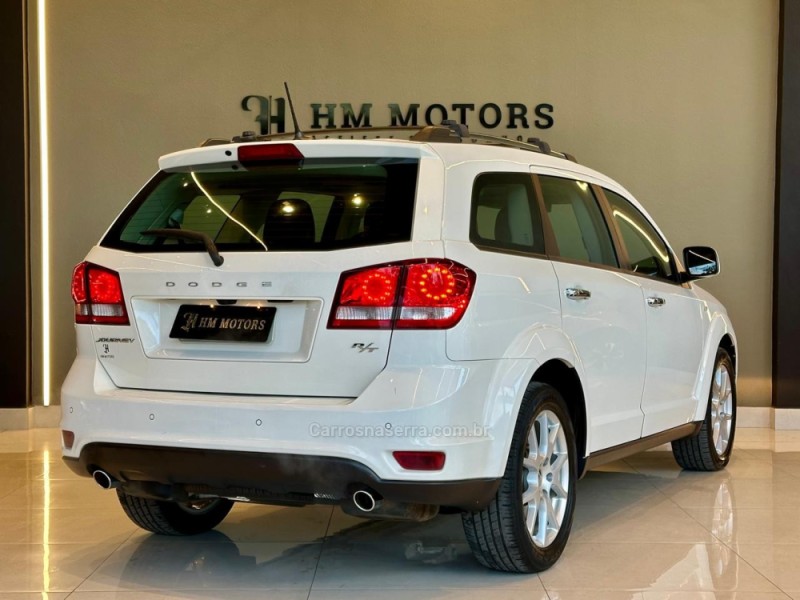 JOURNEY 3.6 RT V6 GASOLINA 4P AUTOMÁTICO - 2015 - CAXIAS DO SUL