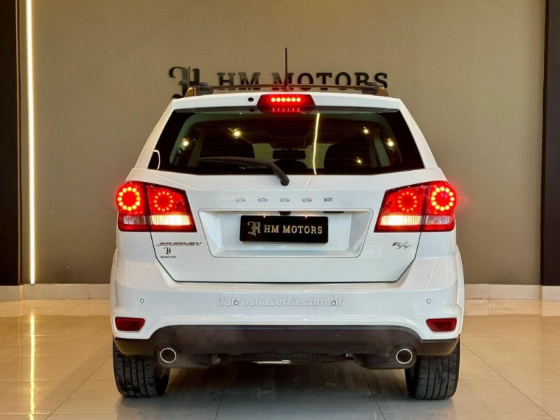 JOURNEY 3.6 RT V6 GASOLINA 4P AUTOMÁTICO - 2015 - CAXIAS DO SUL