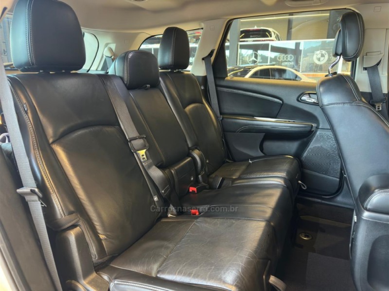 JOURNEY 3.6 RT V6 GASOLINA 4P AUTOMÁTICO - 2015 - CAXIAS DO SUL