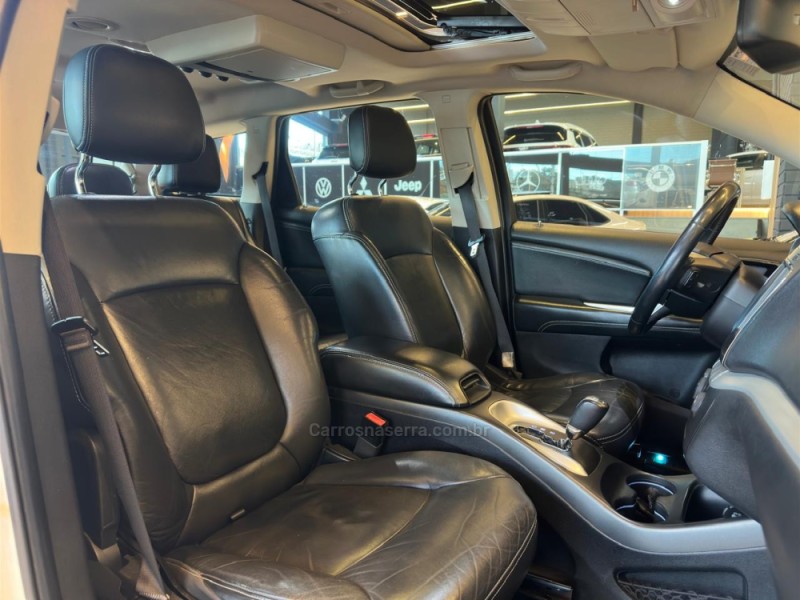 JOURNEY 3.6 RT V6 GASOLINA 4P AUTOMÁTICO - 2015 - CAXIAS DO SUL