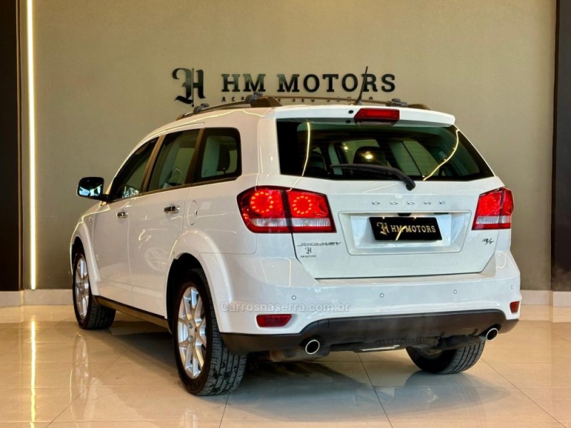 JOURNEY 3.6 RT V6 GASOLINA 4P AUTOMÁTICO - 2015 - CAXIAS DO SUL