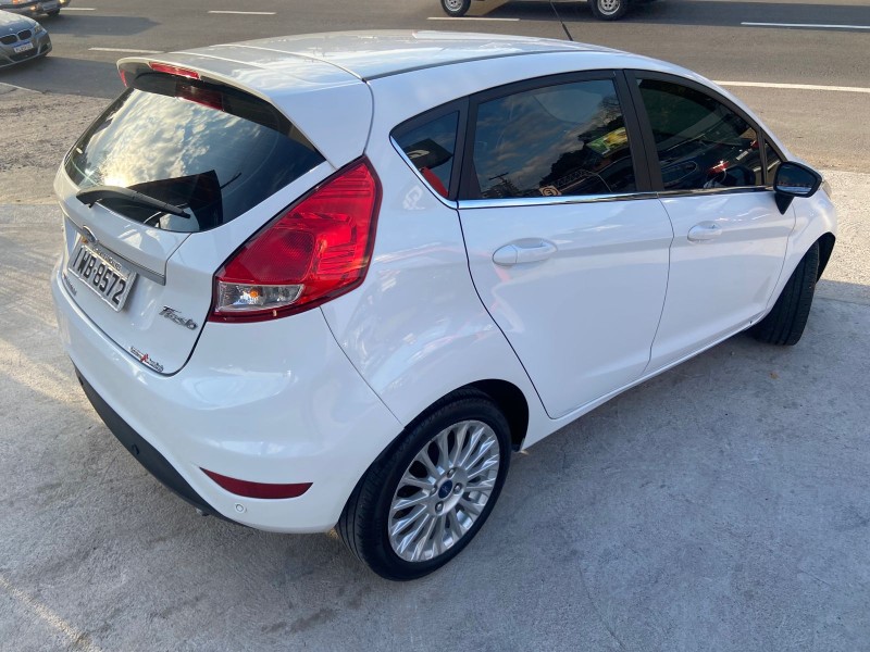 FIESTA 1.6 TITANIUM HATCH 16V FLEX 4P AUTOMÁTICO - 2015 - CAXIAS DO SUL