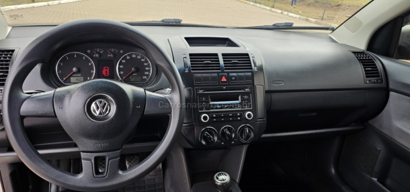POLO SEDAN 1.6 MI 8V FLEX 4P MANUAL - 2013 - IVOTI