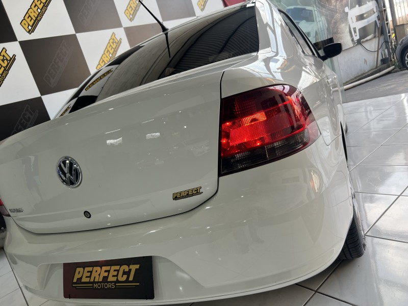 VOYAGE 1.0 I TREND 16V FLEX 4P MANUAL - 2012 - PORTãO