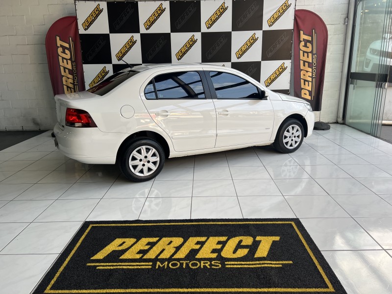 VOYAGE 1.0 I TREND 16V FLEX 4P MANUAL - 2012 - PORTãO