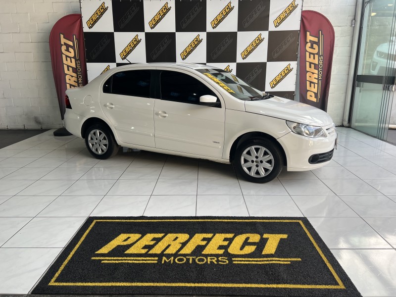 VOYAGE 1.0 I TREND 16V FLEX 4P MANUAL - 2012 - PORTãO