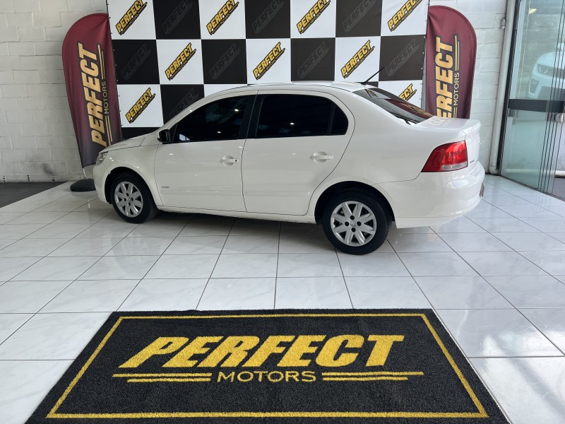 VOYAGE 1.0 I TREND 16V FLEX 4P MANUAL - 2012 - PORTãO