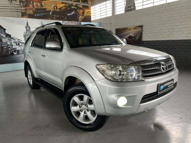 HILUX SW4 4.0 SRX 4X4 7 LUGARES V6 24V GASOLINA 4P AUTOMÁTICO - 2010 - CAXIAS DO SUL