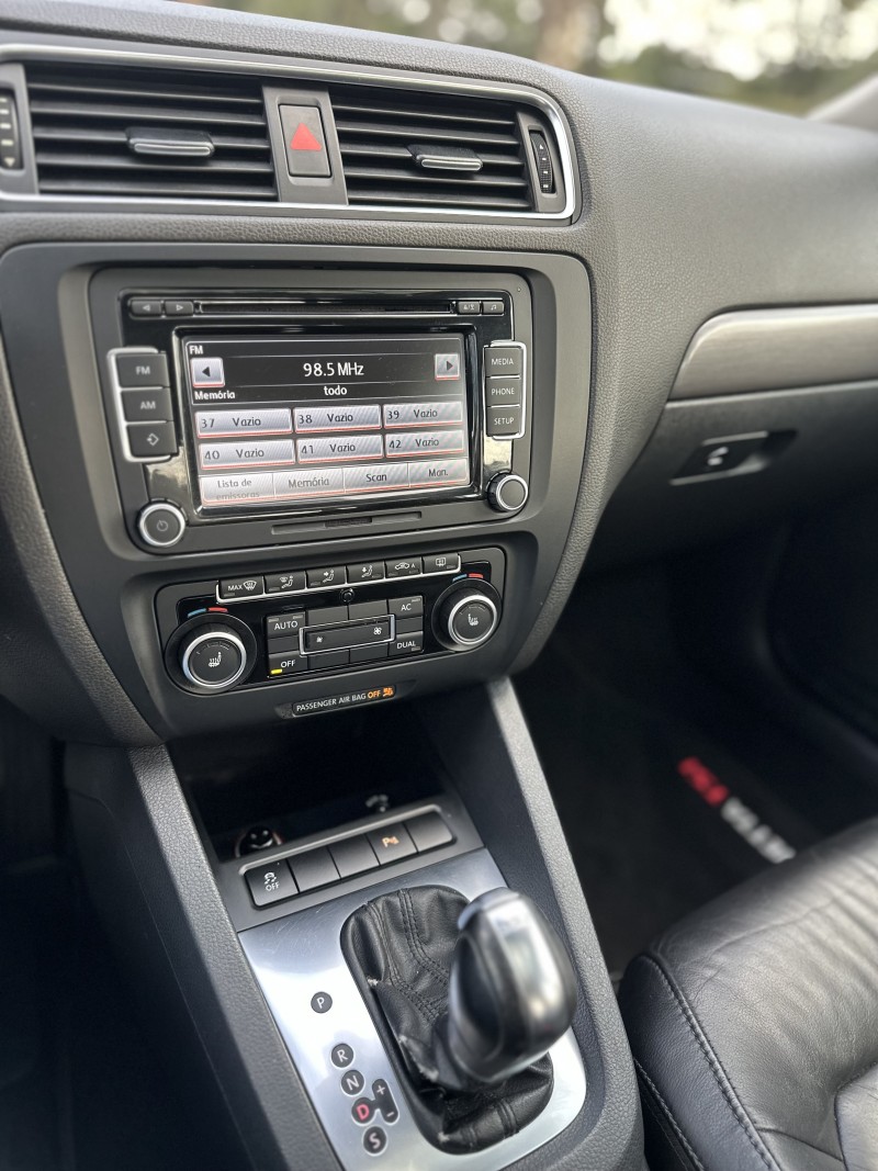 JETTA 2.0 TSI DSG HIGHLINE 200CV GASOLINA 4P AUTOMÁTICO - 2012 - CAXIAS DO SUL