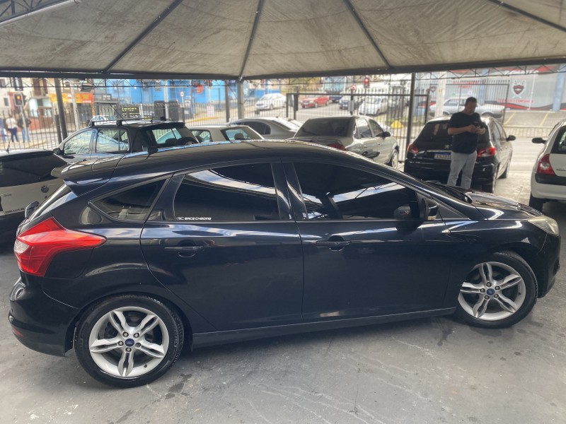 FOCUS 2.0 SE HATCH 16V FLEX 4P AUTO - 2014 - CAXIAS DO SUL