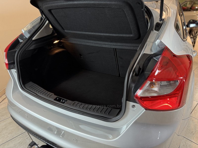 FOCUS 2.0 SE PLUS 16V FLEX 4P AUTOMÁTICO - 2015 - GUAPORé