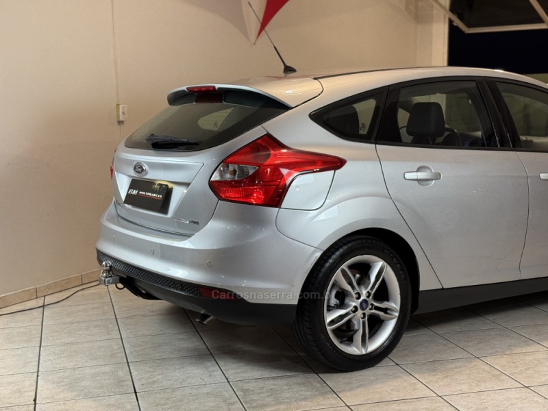 FOCUS 2.0 SE PLUS 16V FLEX 4P AUTOMÁTICO - 2015 - GUAPORé