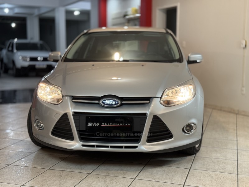 FOCUS 2.0 SE PLUS 16V FLEX 4P AUTOMÁTICO - 2015 - GUAPORé