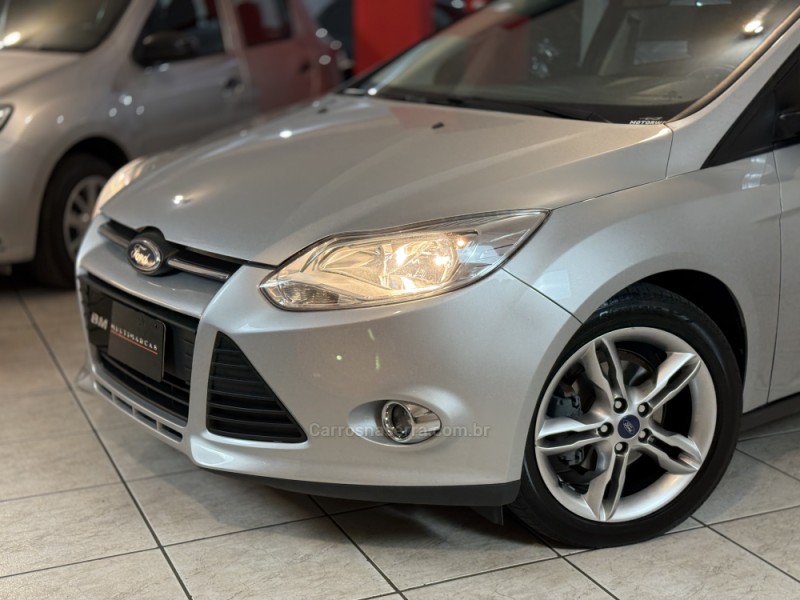 FOCUS 2.0 SE PLUS 16V FLEX 4P AUTOMÁTICO - 2015 - GUAPORé