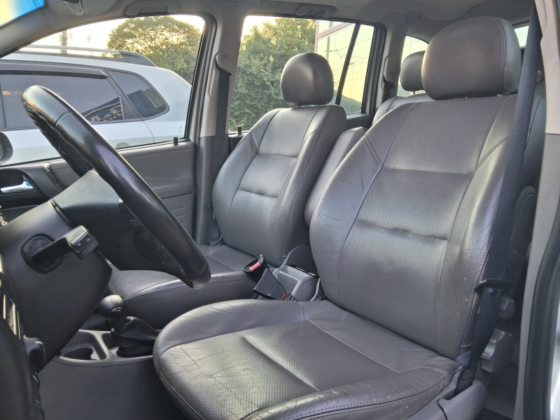 ZAFIRA 2.0 MPFI ELITE 8V FLEX 4P AUTOMÁTICO - 2005 - SãO SEBASTIãO DO CAí