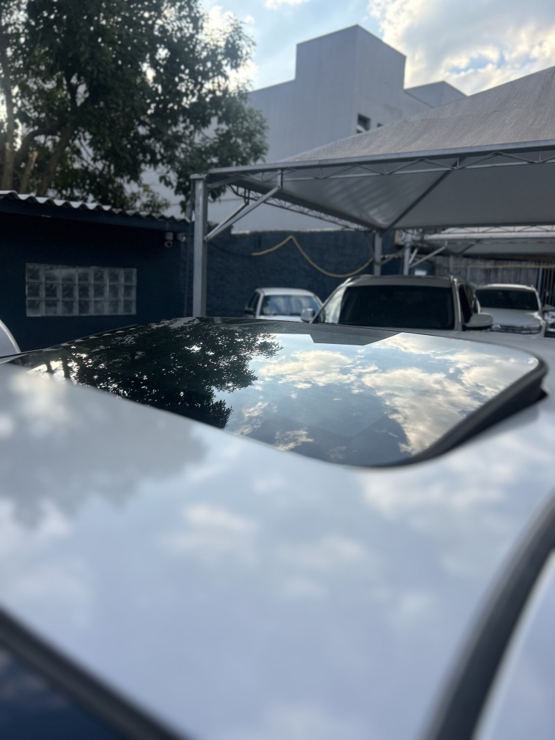 FOCUS 2.0 GHIA 16V GASOLINA 4P MANUAL - 2003 - CAXIAS DO SUL