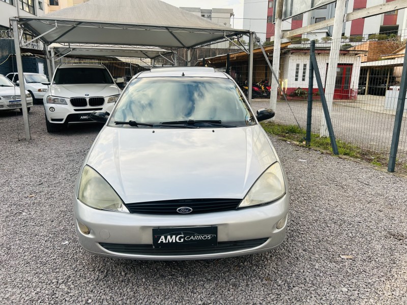 FOCUS 2.0 GHIA 16V GASOLINA 4P MANUAL - 2003 - CAXIAS DO SUL