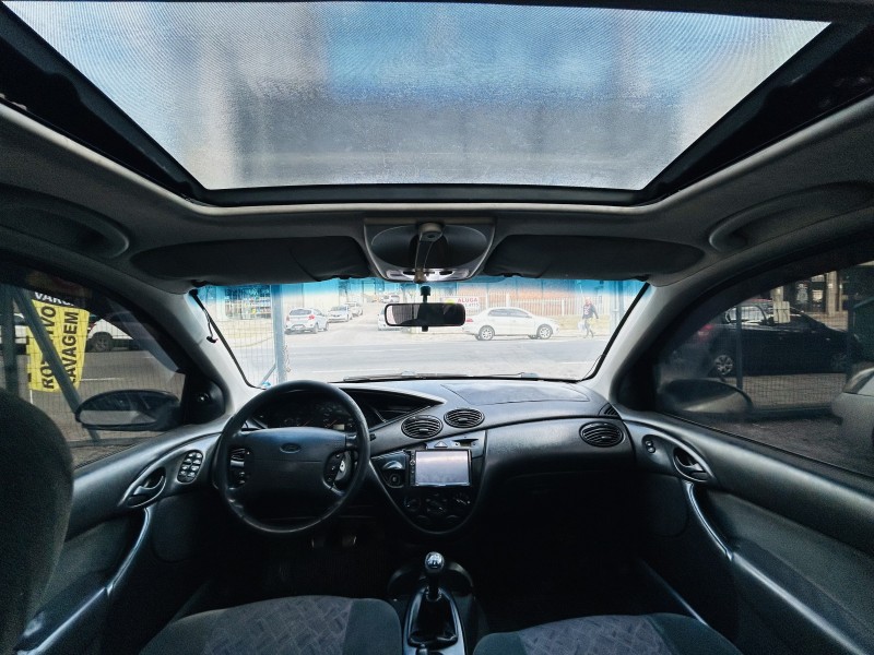 FOCUS 2.0 GHIA 16V GASOLINA 4P MANUAL - 2003 - CAXIAS DO SUL