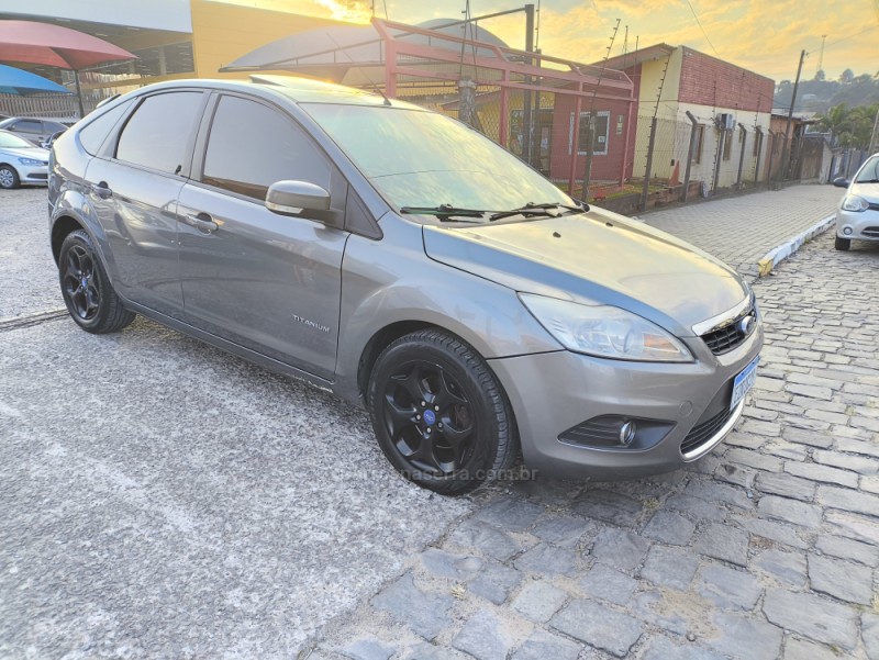 FOCUS 2.0 TITANIUM 16V FLEX 4P AUTOMÁTICO - 2012 - FARROUPILHA