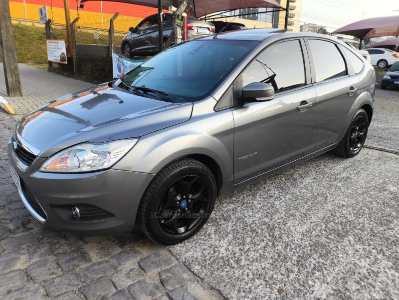 focus 2.0 titanium 16v flex 4p automatico 2012 farroupilha