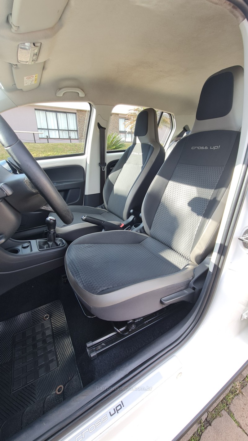 UP 1.0 TSI CROSS 12V FLEX 4P MANUAL - 2017 - LAGOA VERMELHA