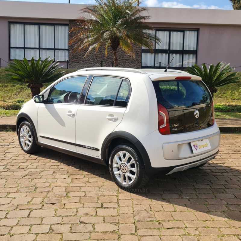 UP 1.0 TSI CROSS 12V FLEX 4P MANUAL - 2017 - LAGOA VERMELHA